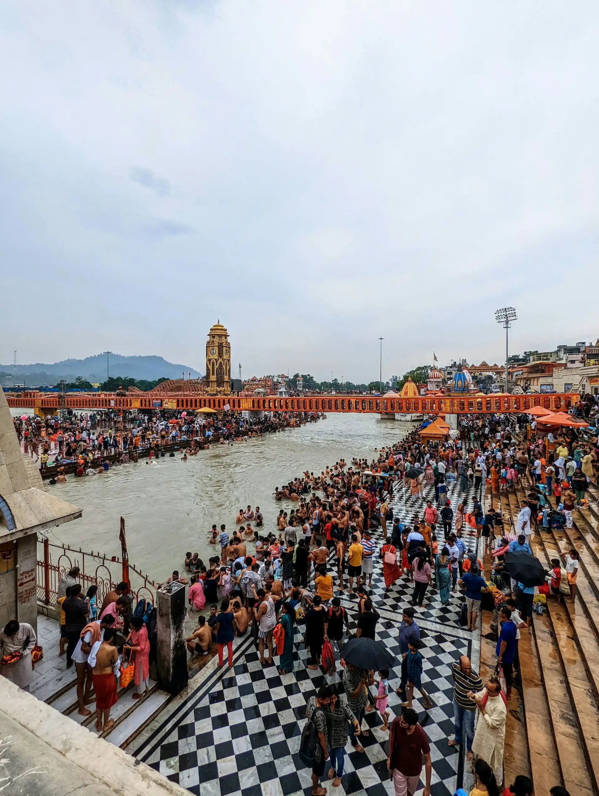 Scenic drive to Guptkashi, with hotel check-in, free time to explore the town, followed by dinner and overnight stay in Guptkashi.