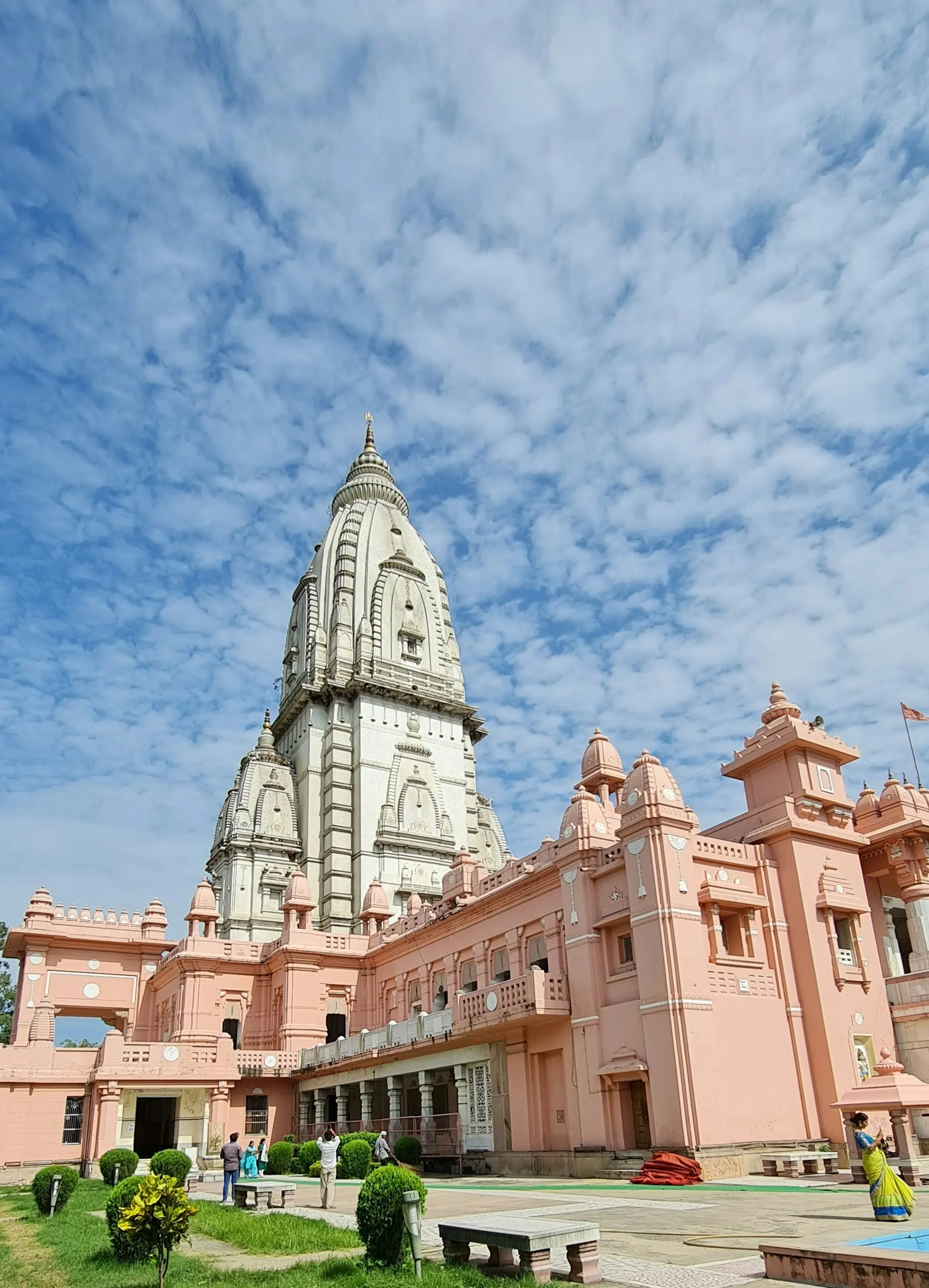 Day trip to Allahabad (Prayagraj), exploring the sacred confluence of the Ganga, Yamuna, and Sarasvati rivers, a significant site in Hinduism pilgrimage.